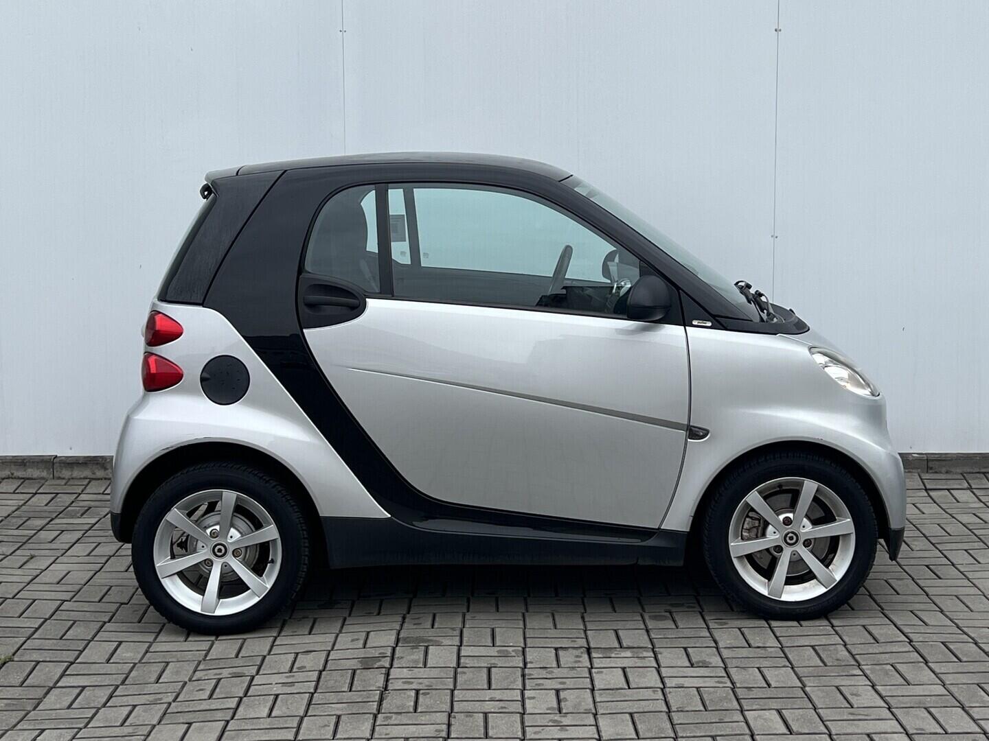 O119V07199_16.webp_FORTWO  1.0 1.0i 52 kW automat