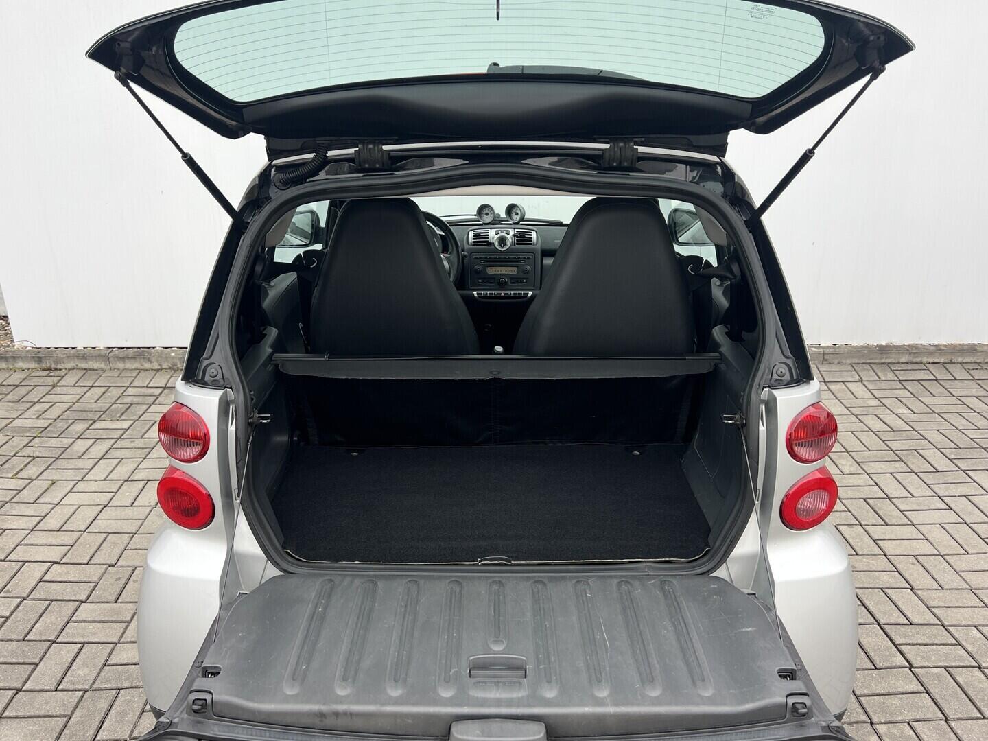 O119V07199_27.webp_FORTWO  1.0 1.0i 52 kW automat