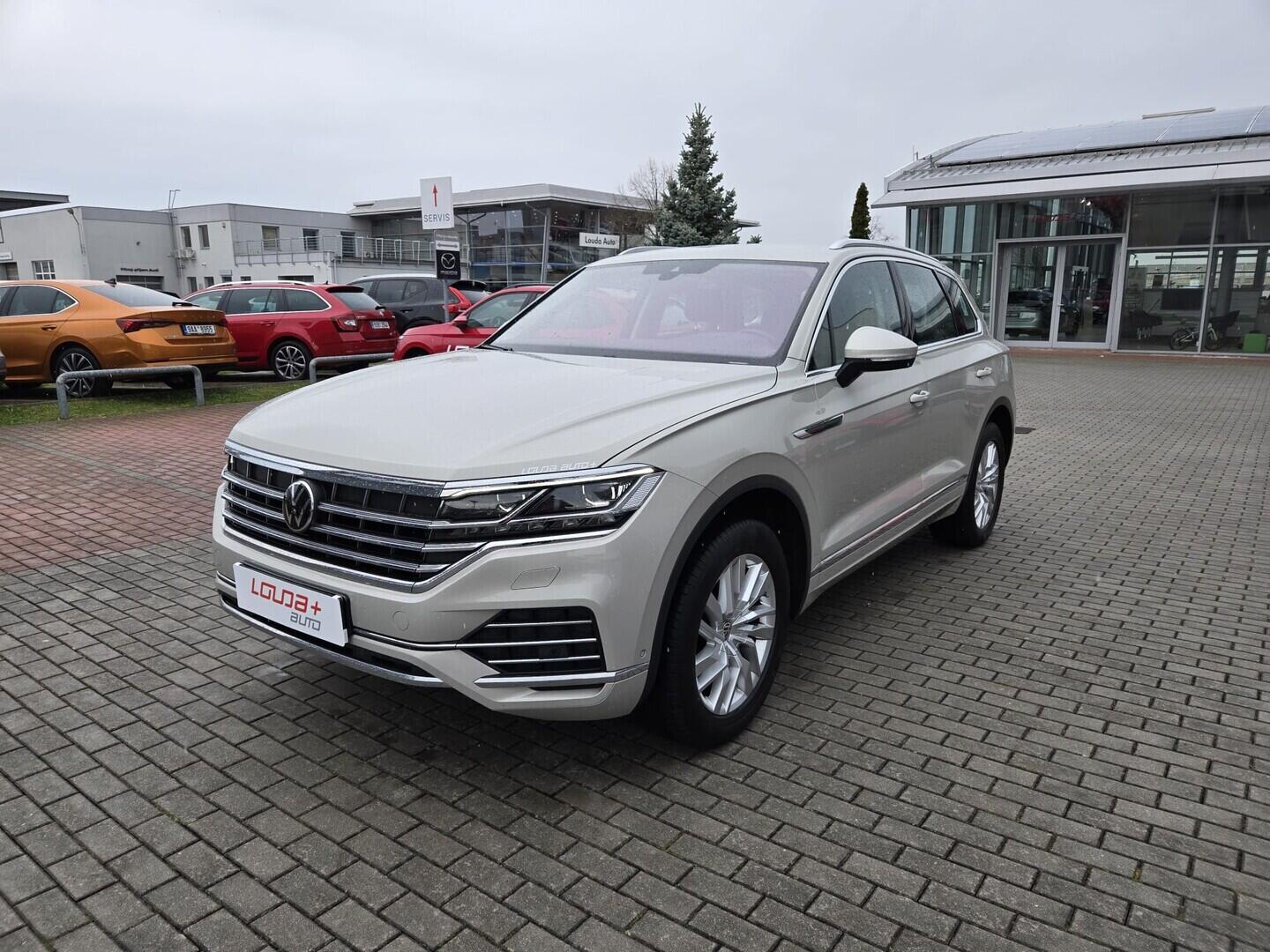 O119V07201_10.webp_TOUAREG Elegance 3.0 TDI 210 kW automat, DPH