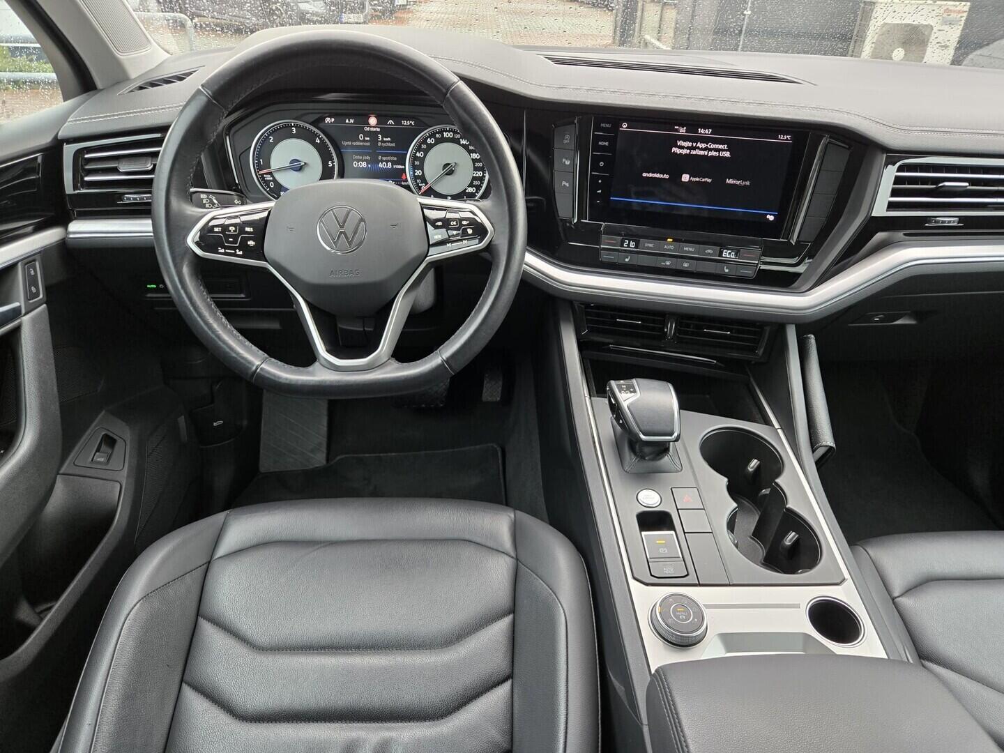 O119V07201_13.webp_TOUAREG Elegance 3.0 TDI 210 kW automat, DPH