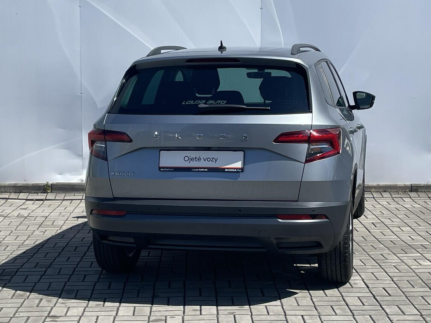 O119V07204_11.webp_KAROQ Ambition 1.5 TSI 110 kW manuál