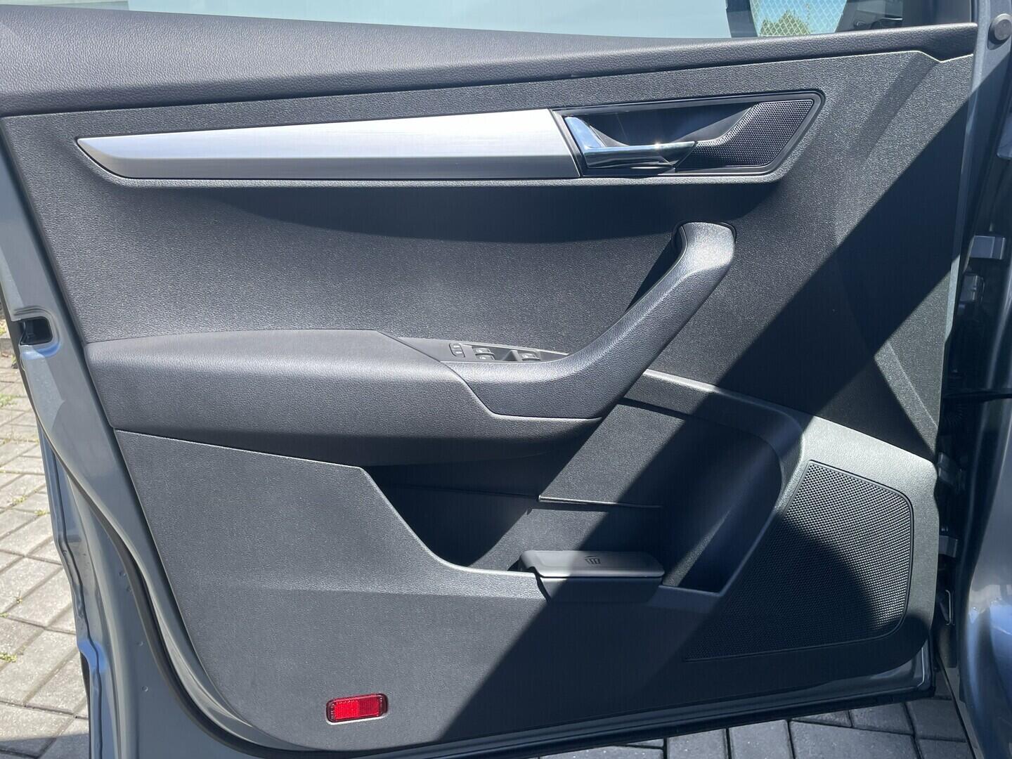 O119V07204_19.webp_KAROQ Ambition 1.5 TSI 110 kW manuál