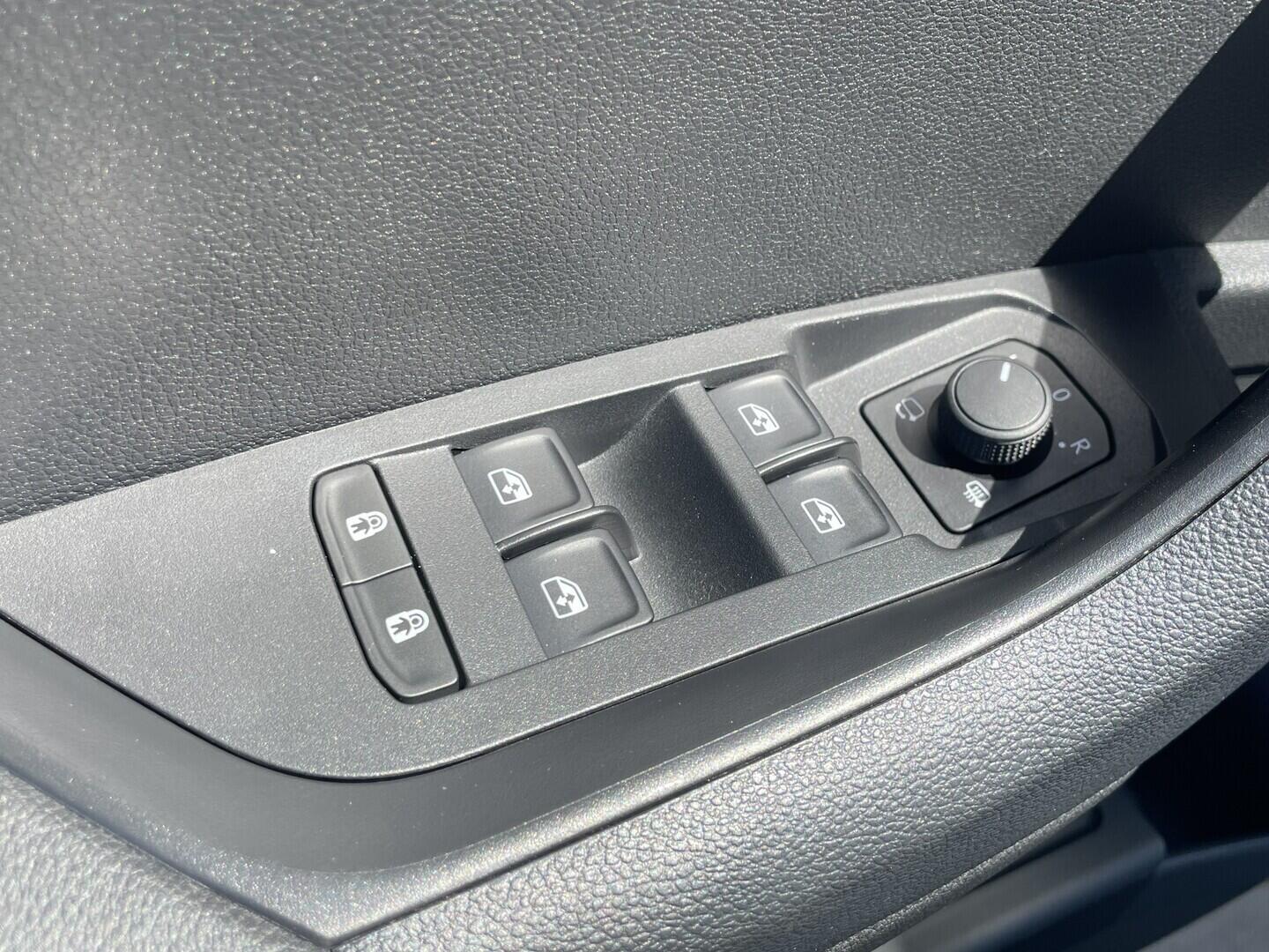 O119V07204_20.webp_KAROQ Ambition 1.5 TSI 110 kW manuál