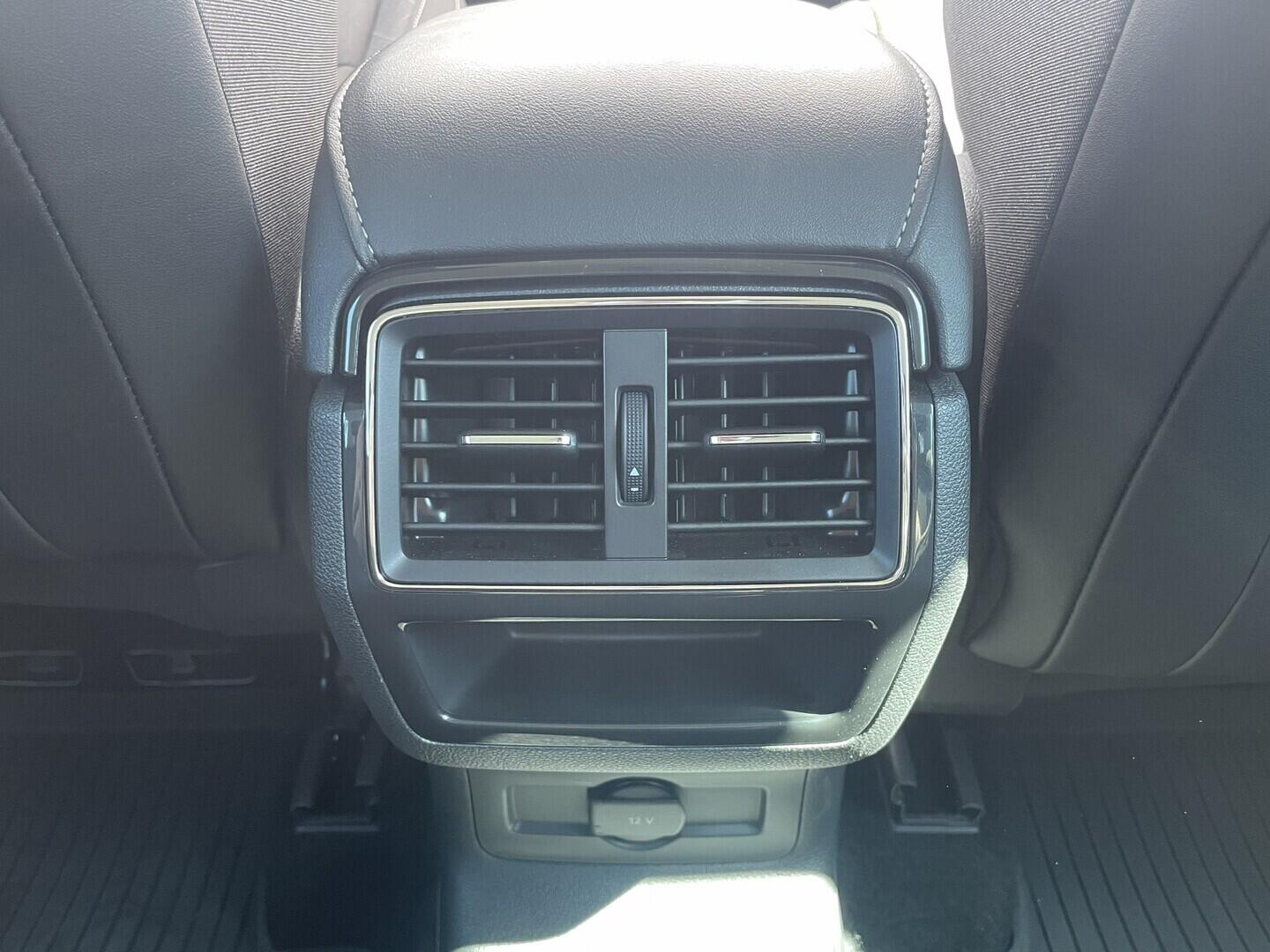 O119V07204_33.webp_KAROQ Ambition 1.5 TSI 110 kW manuál