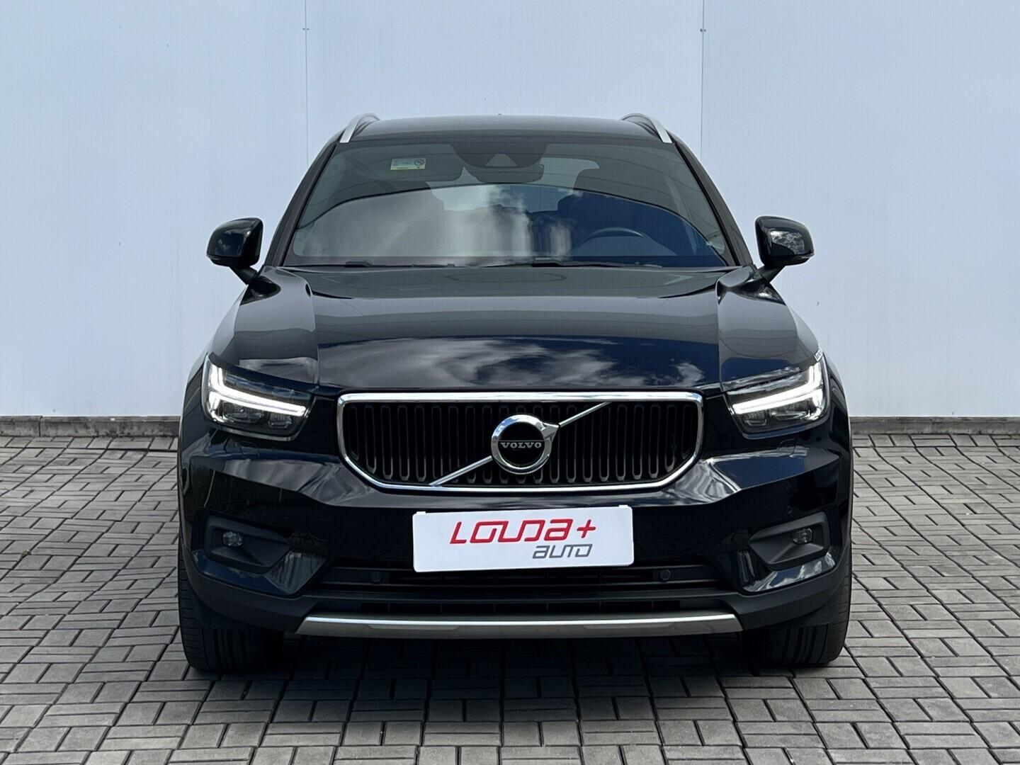 O119V07205_13.webp_XC40 Momentum 2.0  182 kW manuál, DPH