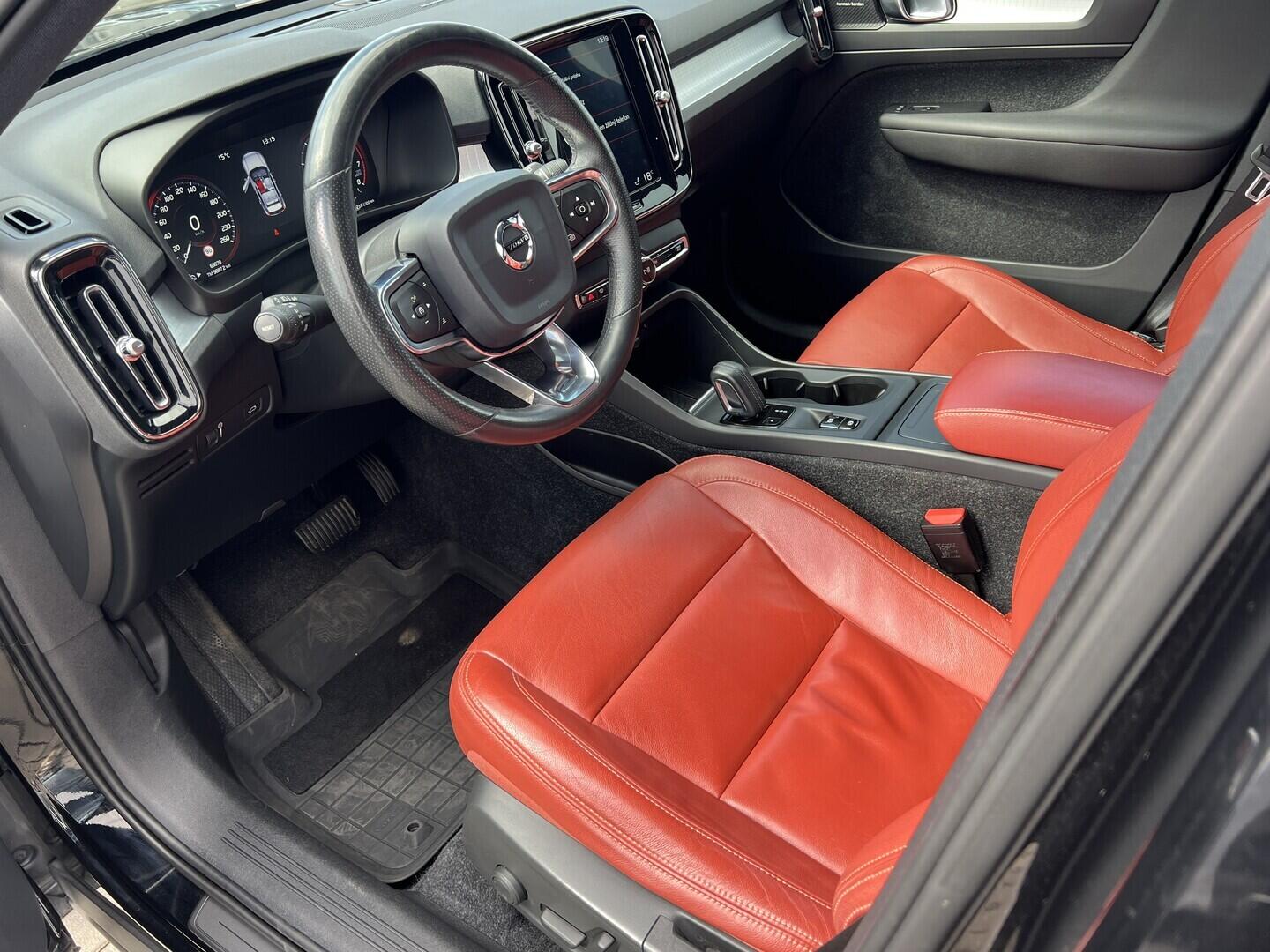 O119V07205_22.webp_XC40 Momentum 2.0  182 kW manuál, DPH