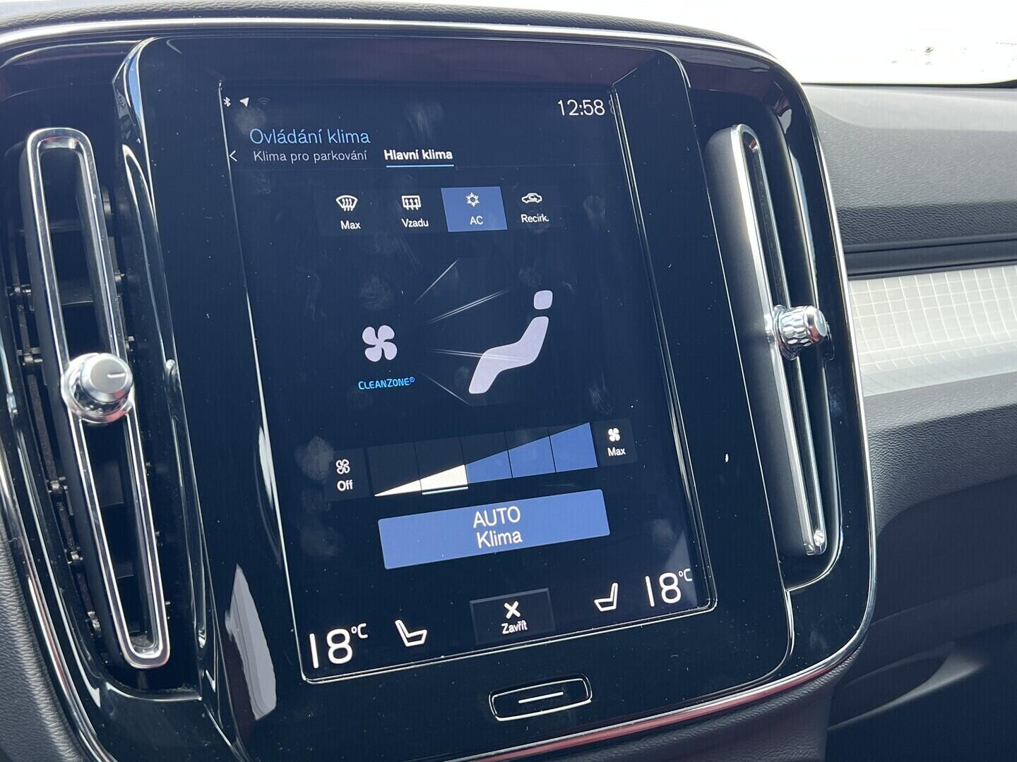 O119V07205_24.webp_XC40 Momentum 2.0  182 kW manuál, DPH