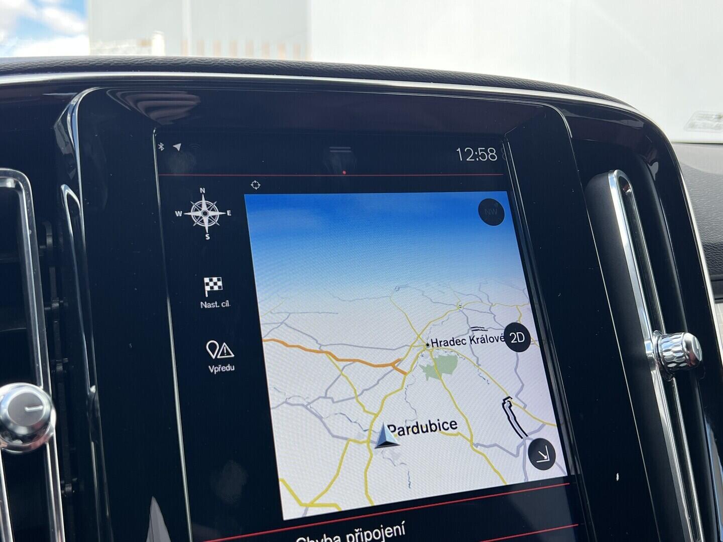 O119V07205_28.webp_XC40 Momentum 2.0  182 kW manuál, DPH