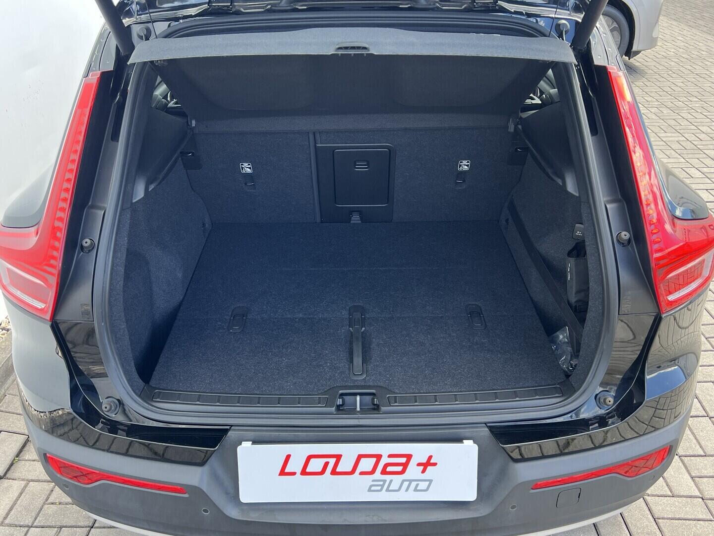 O119V07205_37.webp_XC40 Momentum 2.0  182 kW manuál, DPH