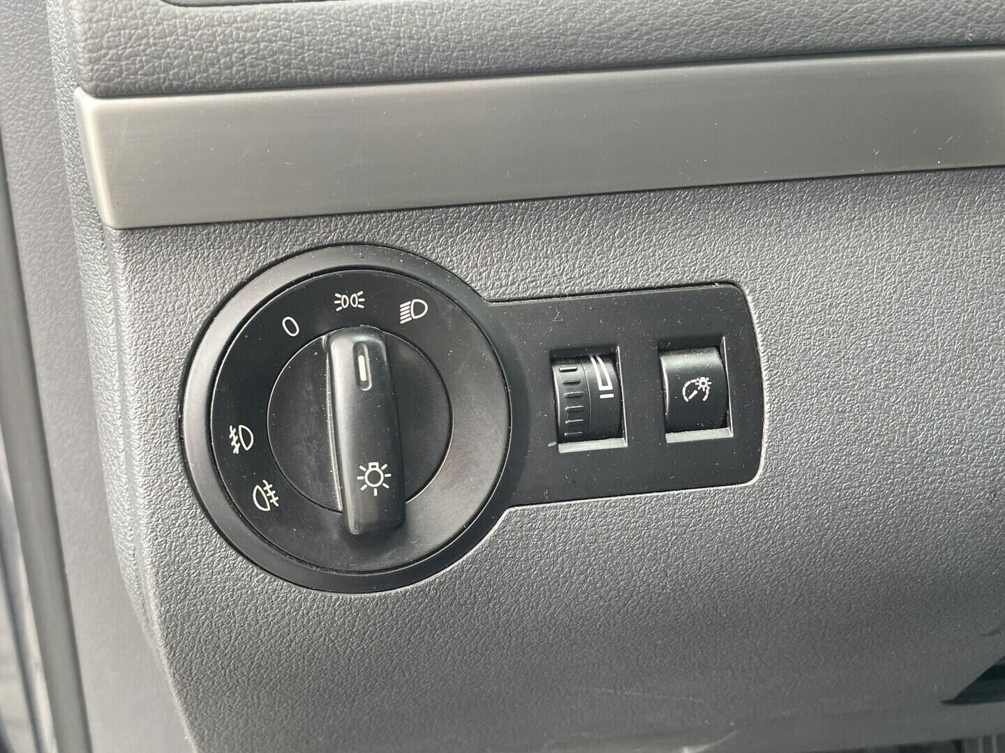 O119V07208_23.webp_TOURAN  2.0 TDI 103 kW automat