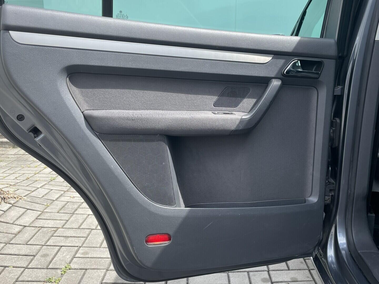 O119V07208_29.webp_TOURAN  2.0 TDI 103 kW automat