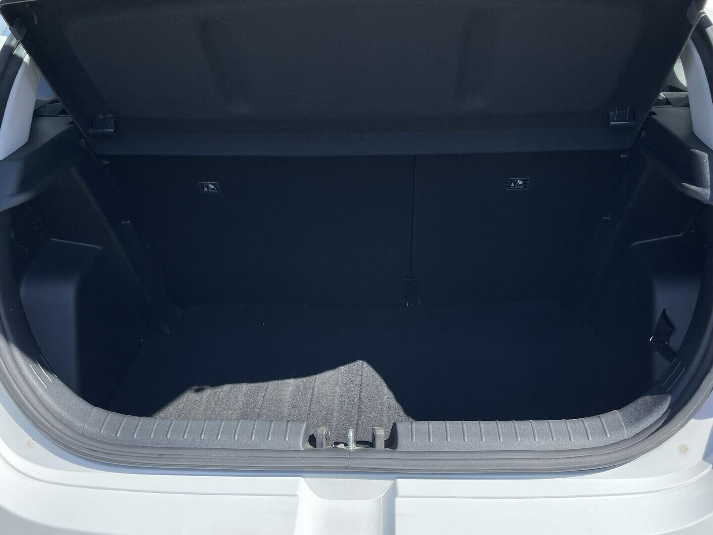 O119V07227_32.webp_I20  1.2 1.2i 62 kW manuál, DPH