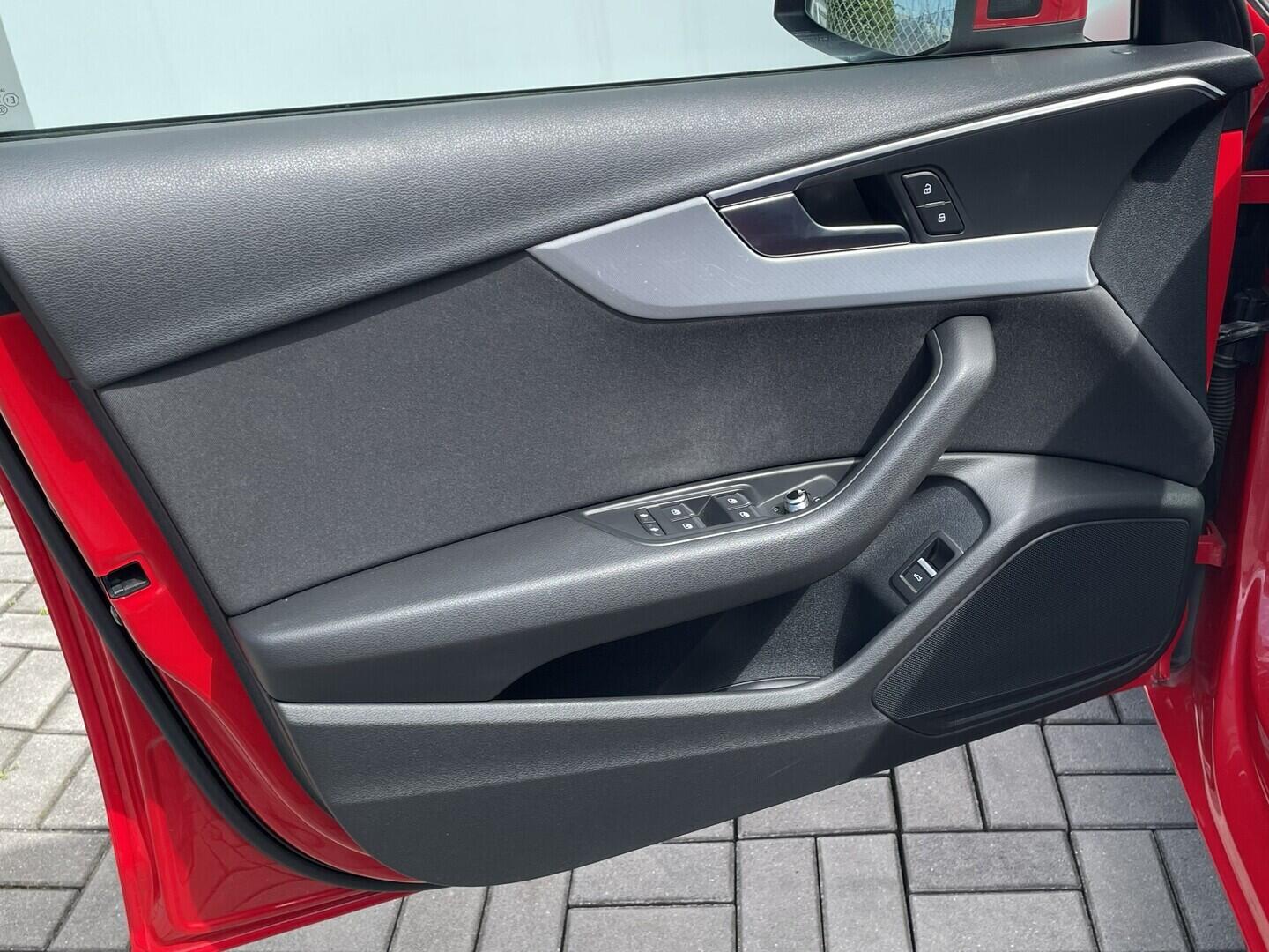 O119V07245_19.webp_A4  S tronic 2.0 TDI 140 kW automat