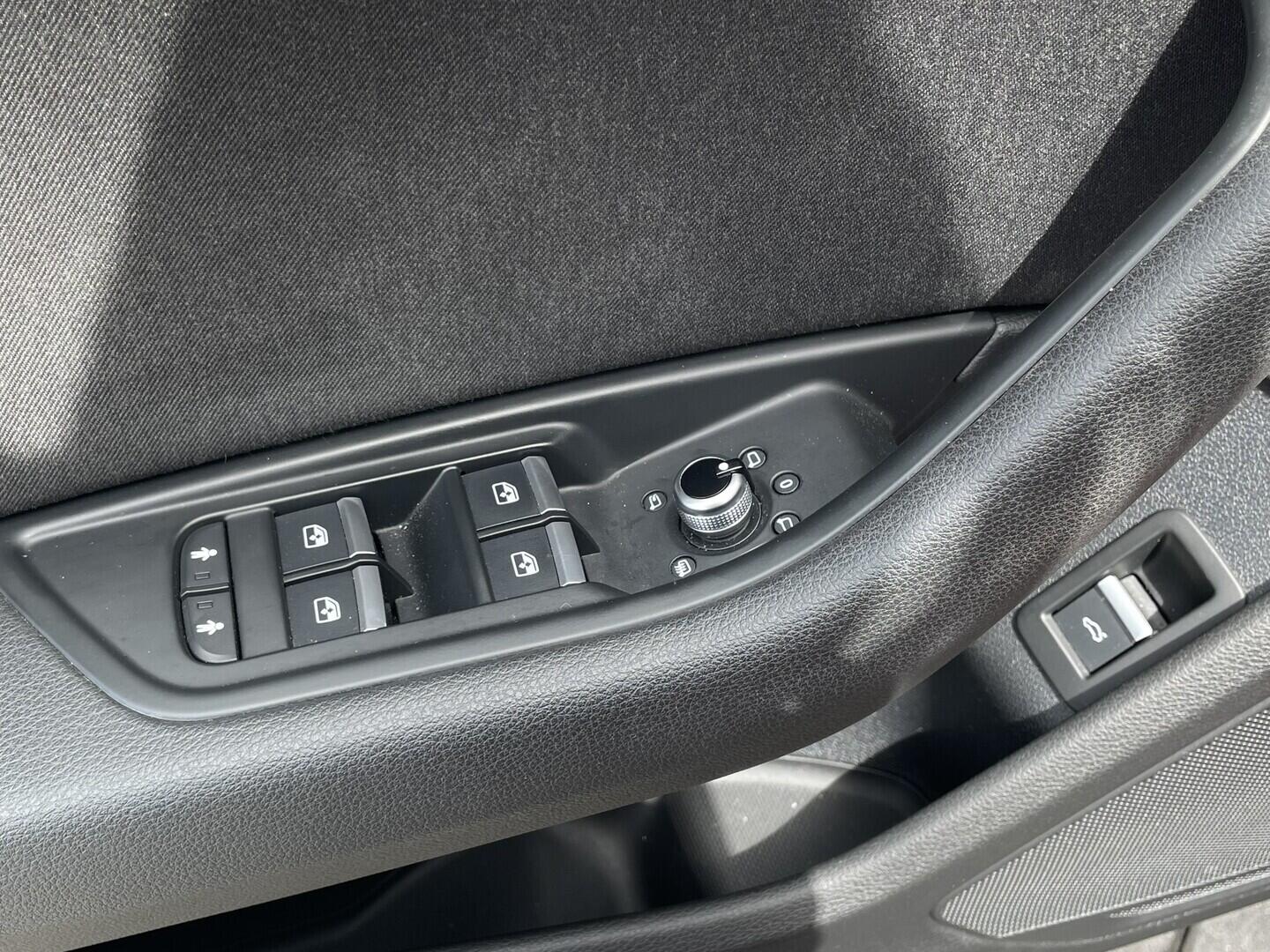 O119V07245_20.webp_A4  S tronic 2.0 TDI 140 kW automat