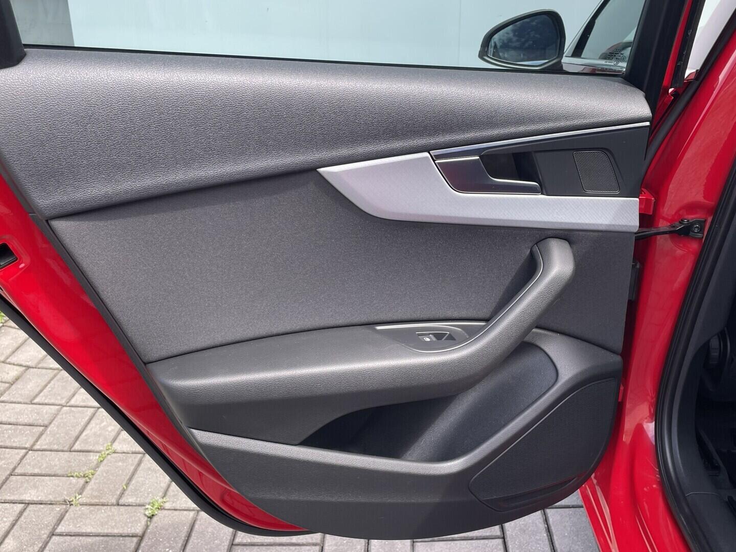 O119V07245_32.webp_A4  S tronic 2.0 TDI 140 kW automat