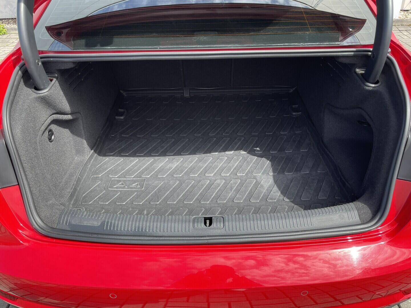 O119V07245_35.webp_A4  S tronic 2.0 TDI 140 kW automat