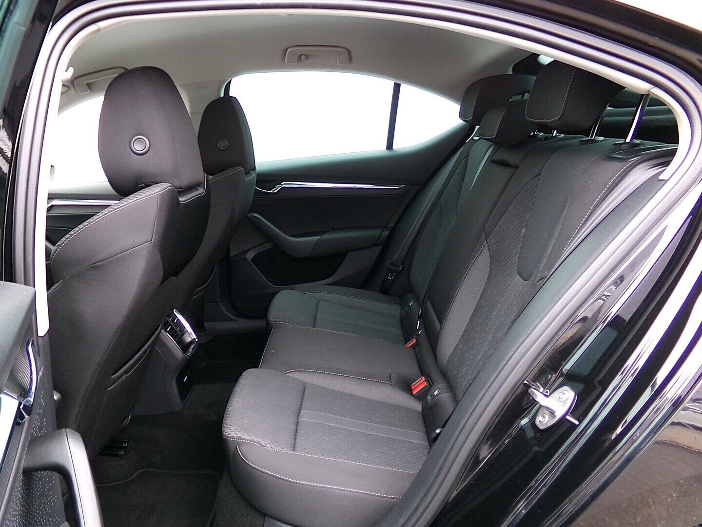 O119V07247_28.webp_OCTAVIA Style 2.0 TDI 110 kW automat, DPH