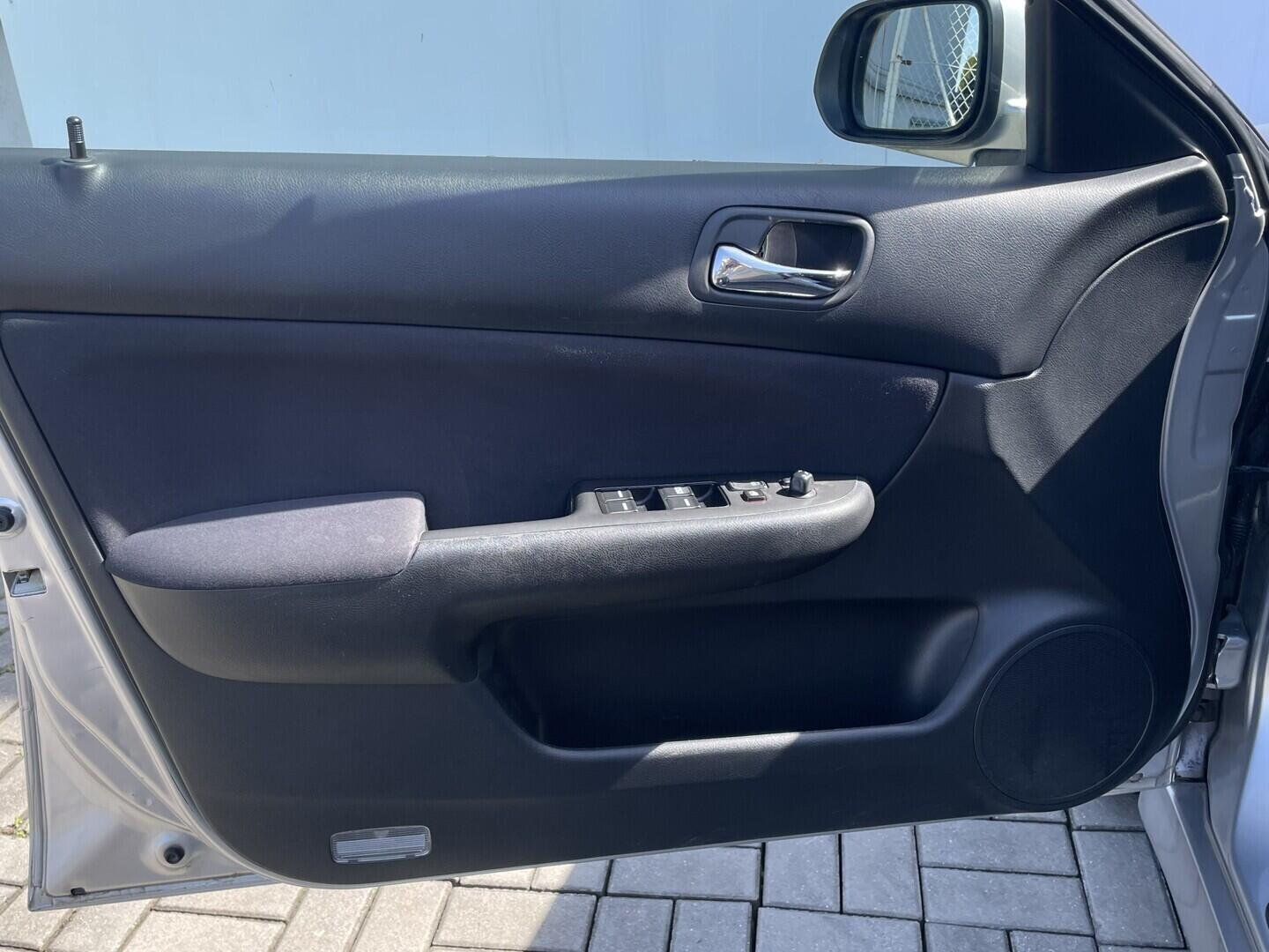 O119V07251_19.webp_ACCORD  2.4 CR 140 kW automat