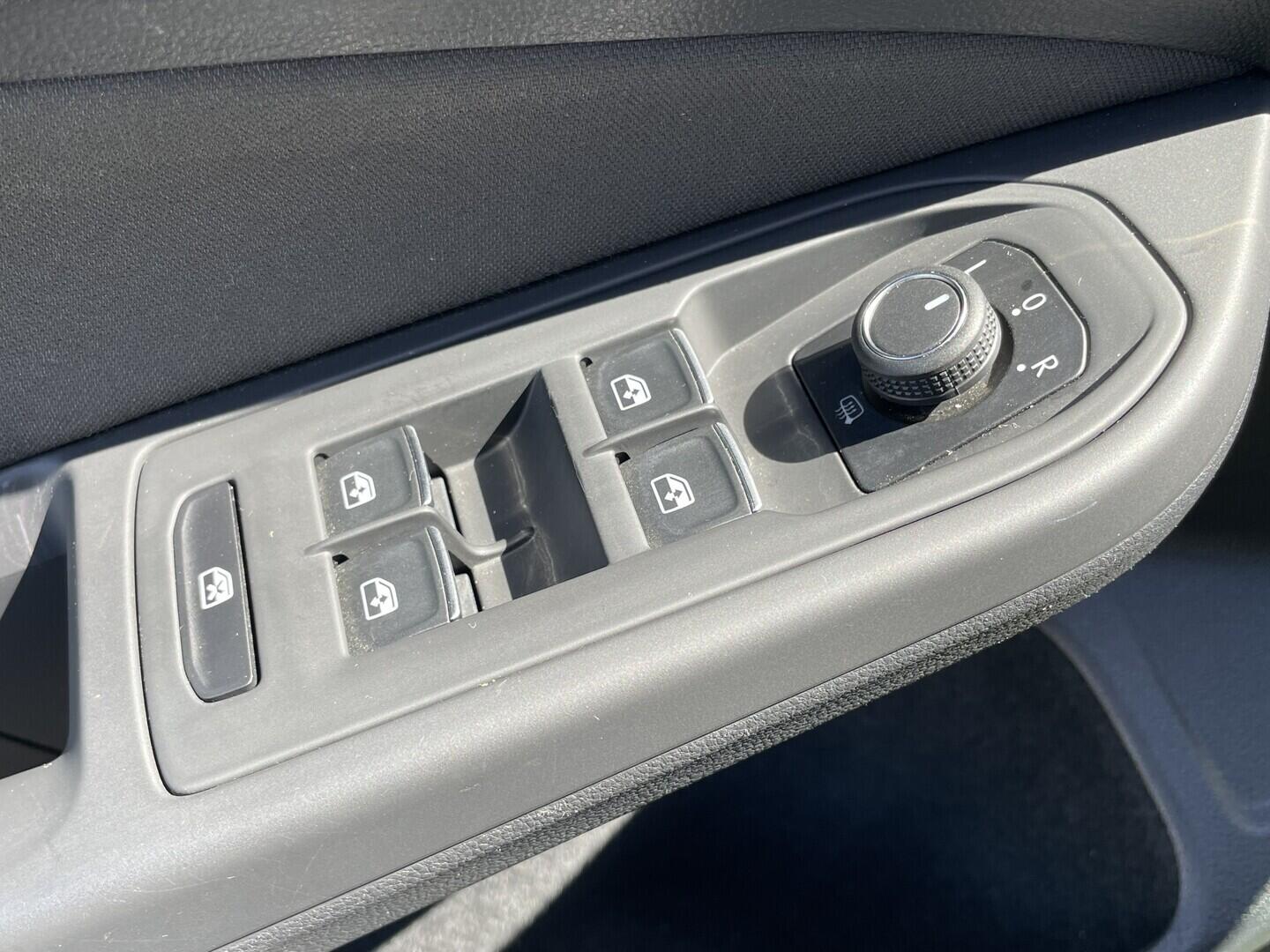 O119V07255_20.webp_GOLF VARIANT Life 1.5 TSI 96 kW manuál, DPH