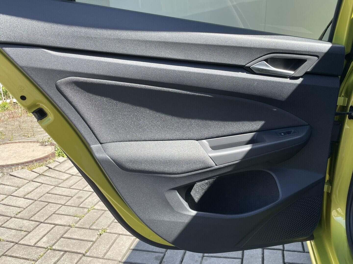 O119V07255_32.webp_GOLF VARIANT Life 1.5 TSI 96 kW manuál, DPH