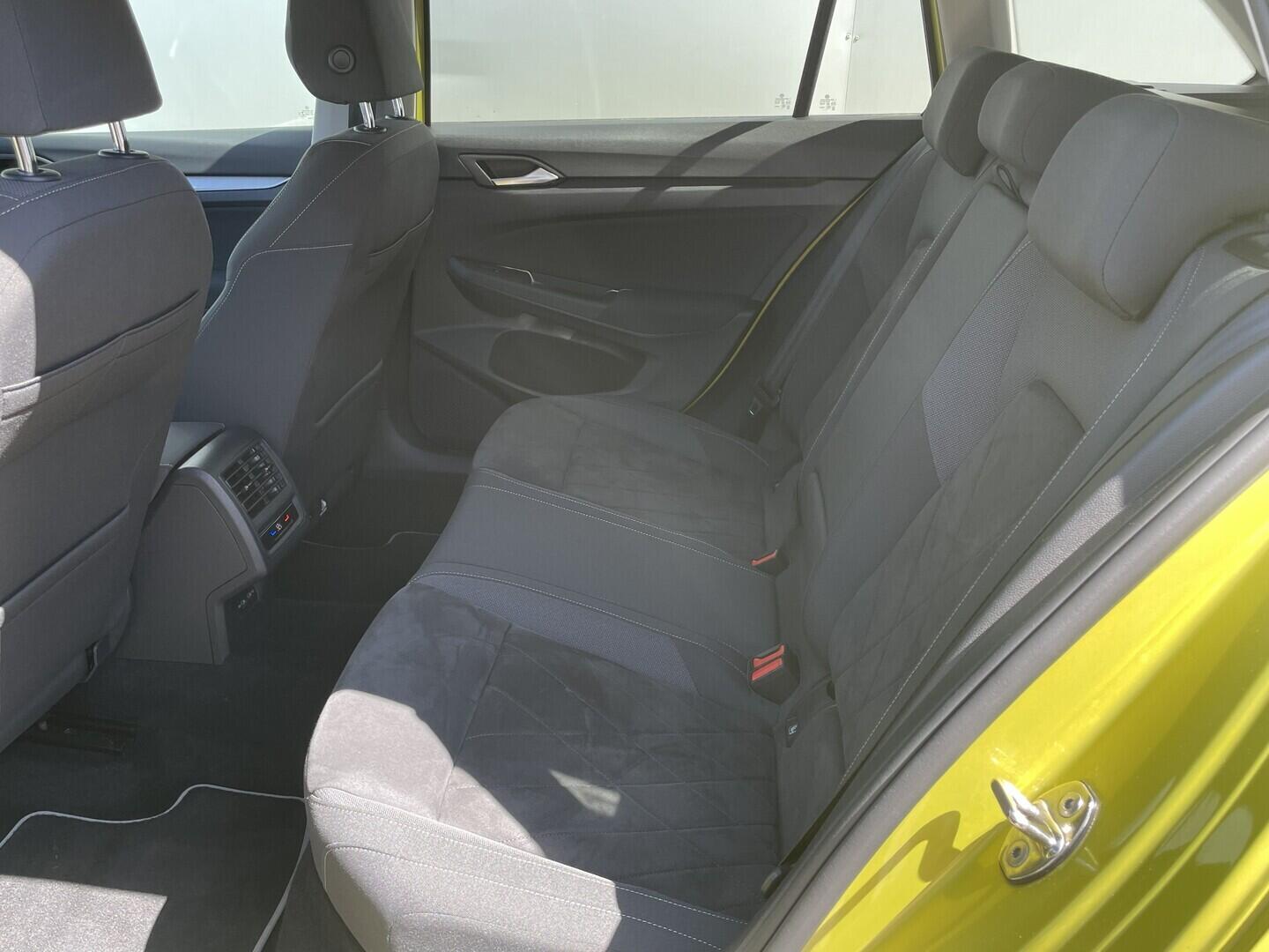 O119V07255_33.webp_GOLF VARIANT Life 1.5 TSI 96 kW manuál, DPH