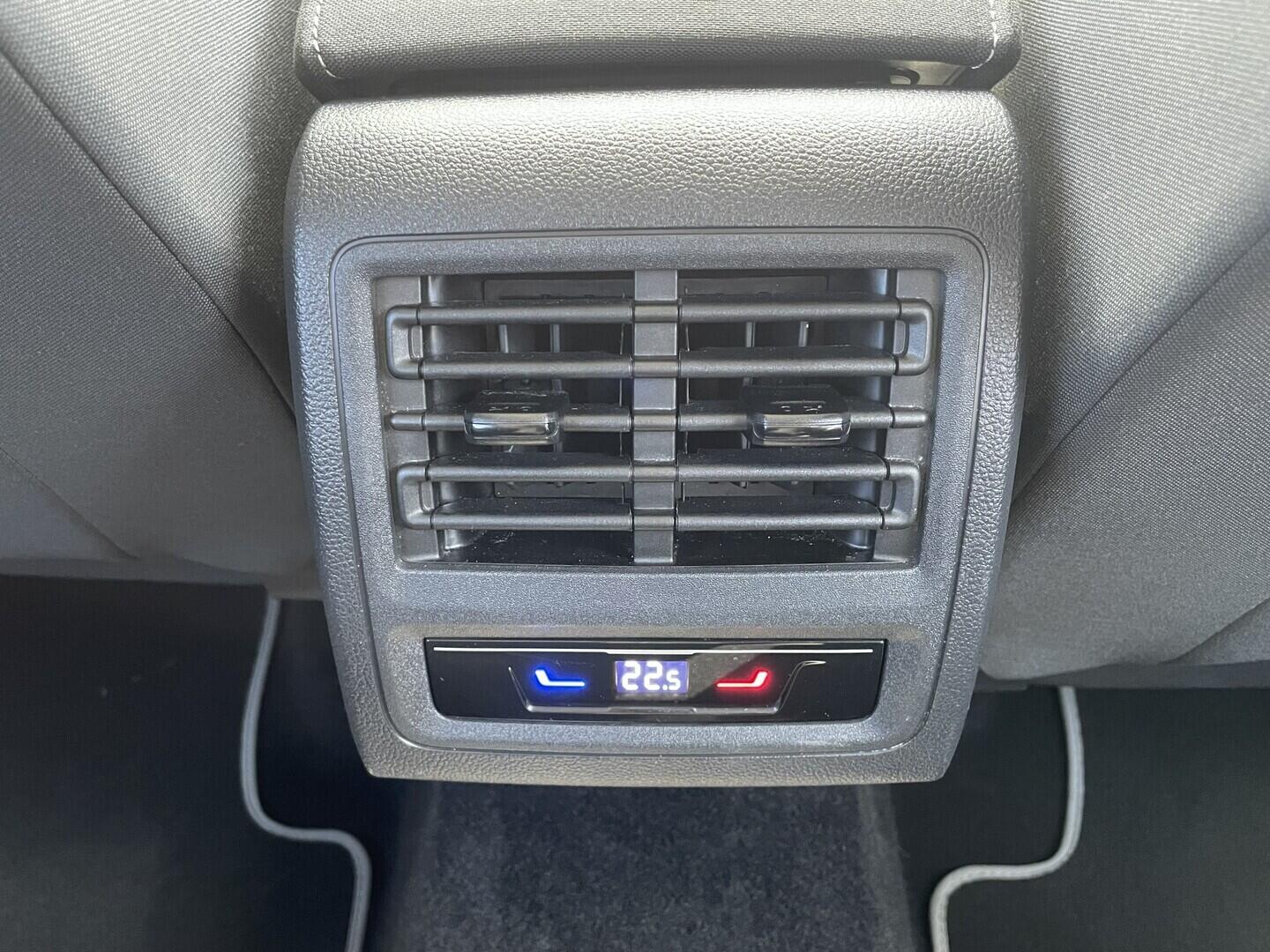 O119V07255_34.webp_GOLF VARIANT Life 1.5 TSI 96 kW manuál, DPH