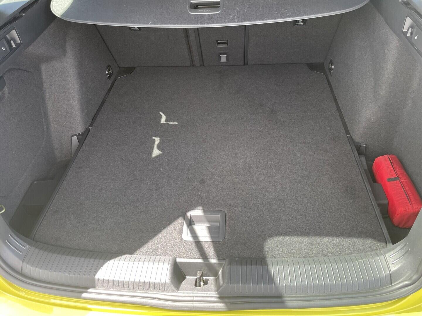 O119V07255_35.webp_GOLF VARIANT Life 1.5 TSI 96 kW manuál, DPH