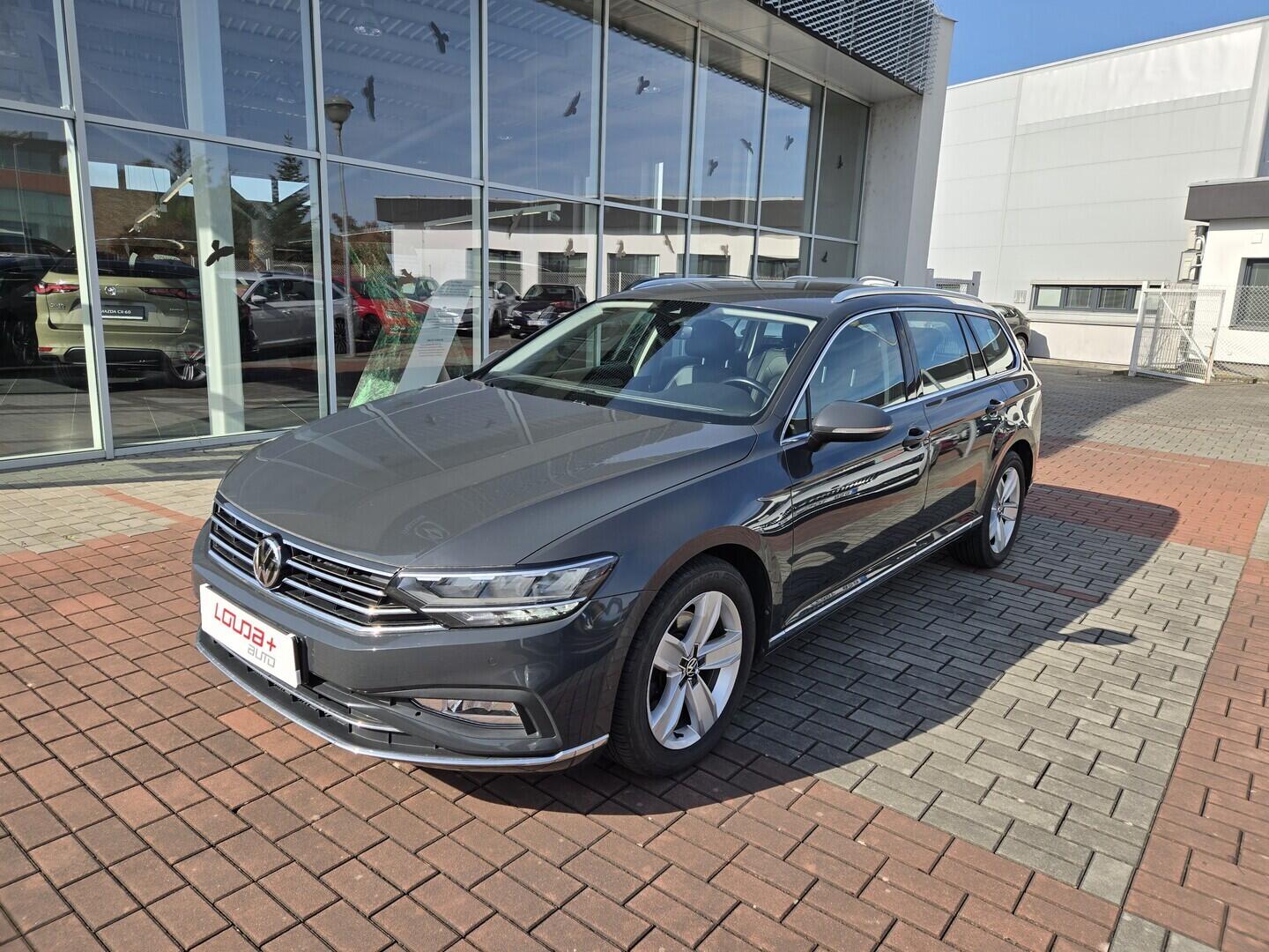 O119V07256_10.webp_PASSAT VARIANT Elegance  2.0 TDI 110 kW automat, DPH