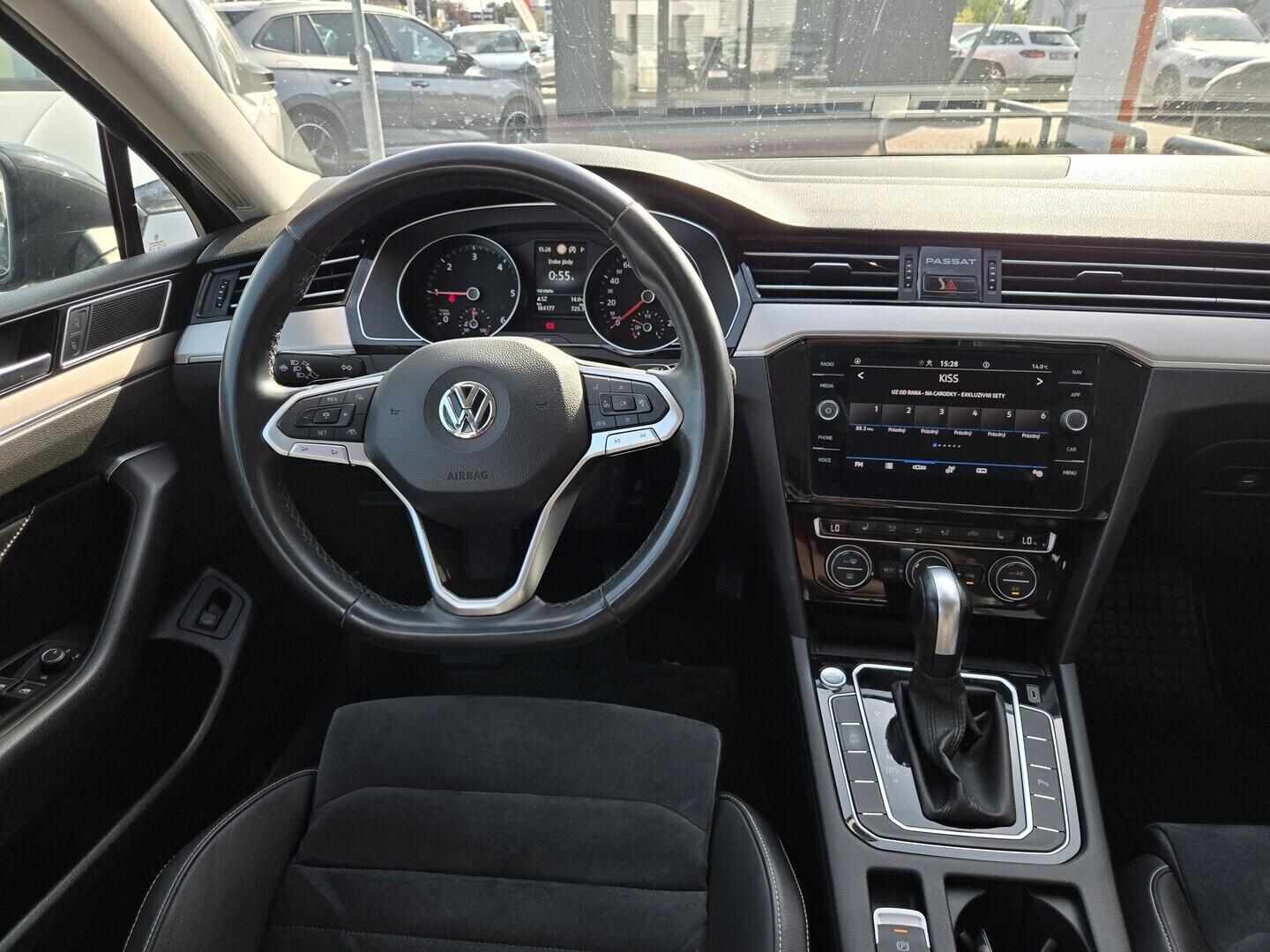 O119V07256_13.webp_PASSAT VARIANT Elegance  2.0 TDI 110 kW automat, DPH