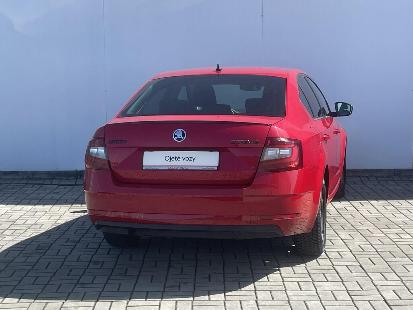 O119V07258_11.webp_OCTAVIA Edition 100 1.0 TSI 85 kW manuál