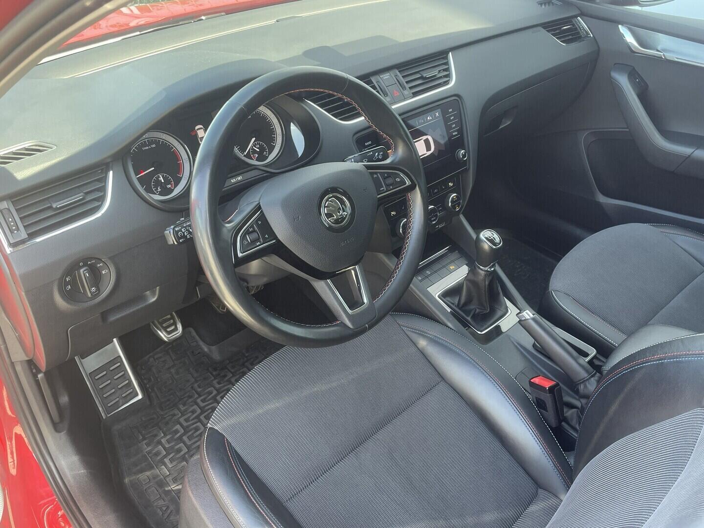 O119V07258_22.webp_OCTAVIA Edition 100 1.0 TSI 85 kW manuál