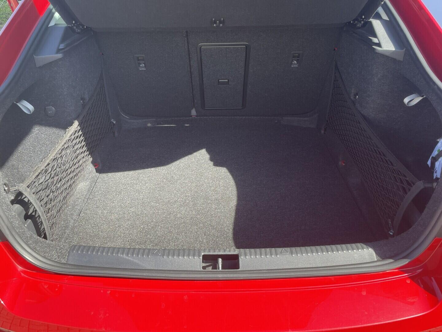 O119V07258_36.webp_OCTAVIA Edition 100 1.0 TSI 85 kW manuál