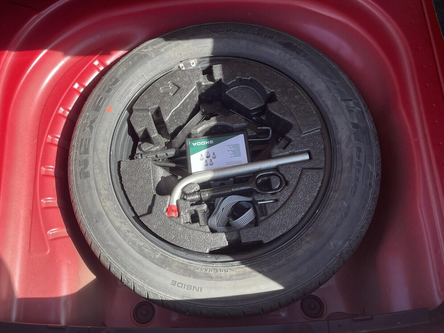 O119V07258_37.webp_OCTAVIA Edition 100 1.0 TSI 85 kW manuál