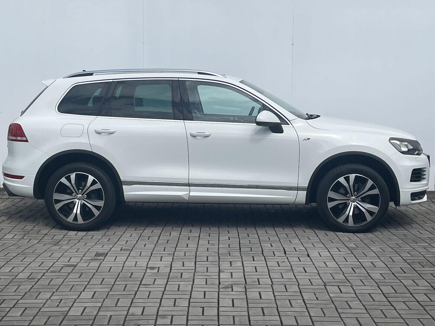 O119V07261_16.webp_TOUAREG R-Line 3.0 TDI 180 kW automat, DPH