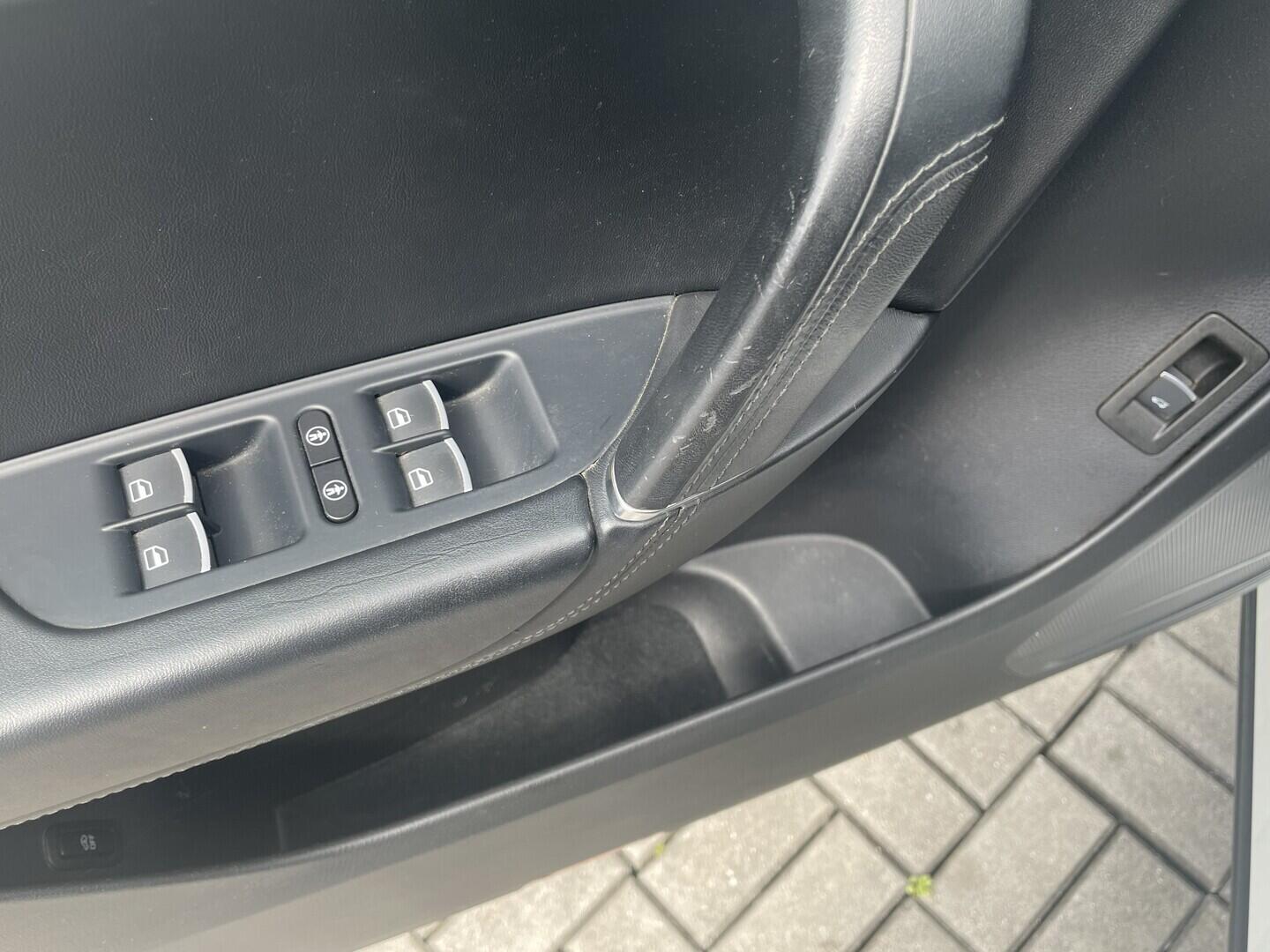 O119V07261_20.webp_TOUAREG R-Line 3.0 TDI 180 kW automat, DPH