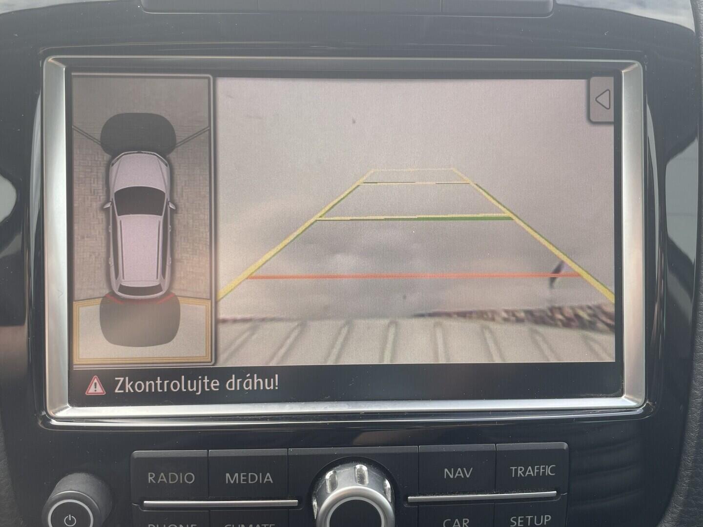 O119V07261_27.webp_TOUAREG R-Line 3.0 TDI 180 kW automat, DPH
