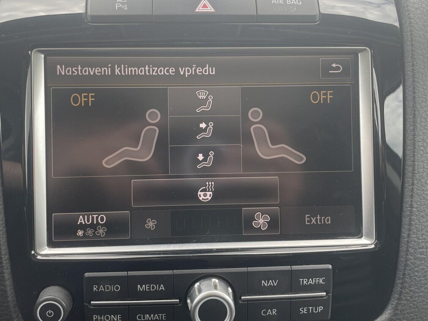 O119V07261_28.webp_TOUAREG R-Line 3.0 TDI 180 kW automat, DPH
