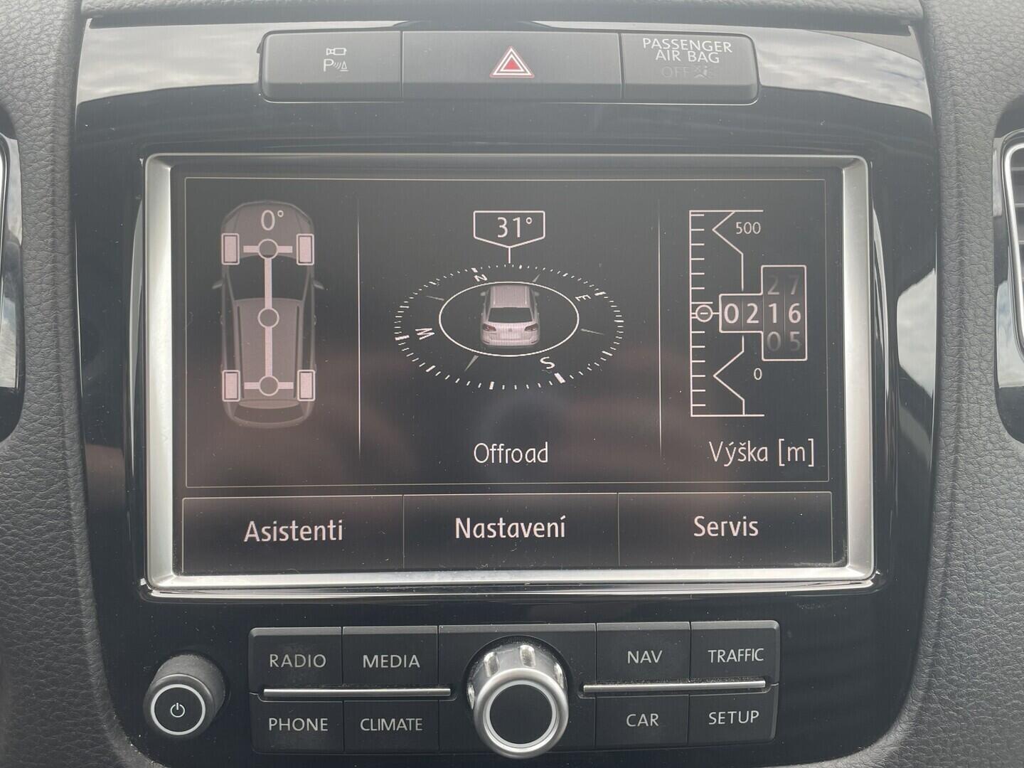 O119V07261_29.webp_TOUAREG R-Line 3.0 TDI 180 kW automat, DPH