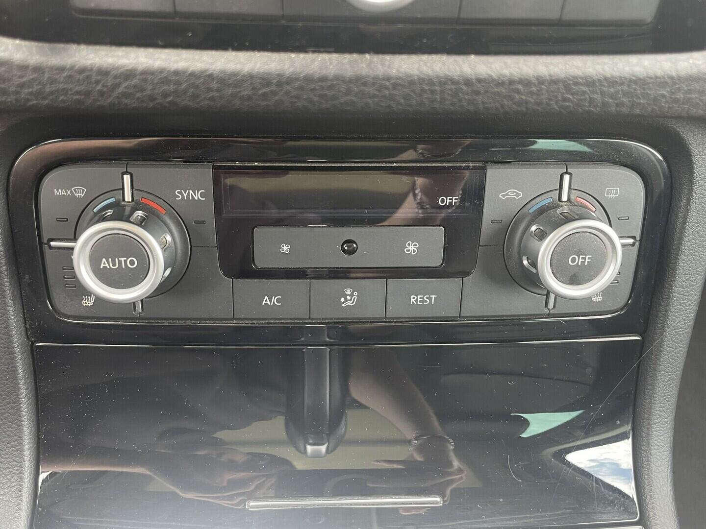 O119V07261_30.webp_TOUAREG R-Line 3.0 TDI 180 kW automat, DPH