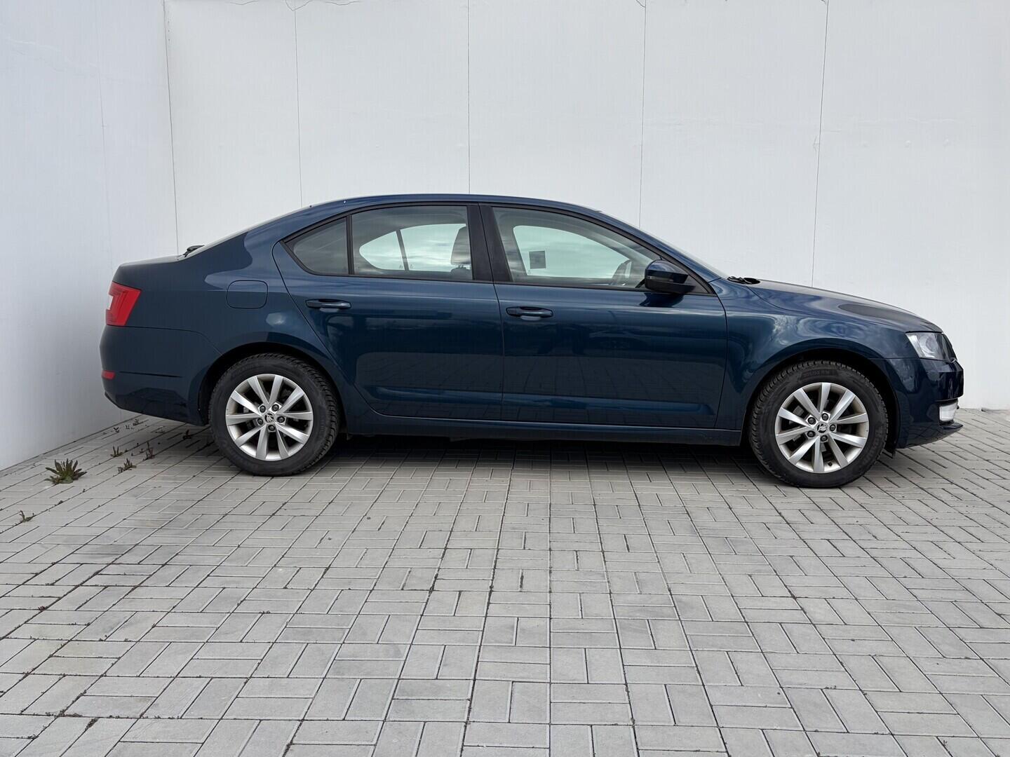 O119V07262_13.webp_OCTAVIA Active 1.2 TSI 77 kW manuál