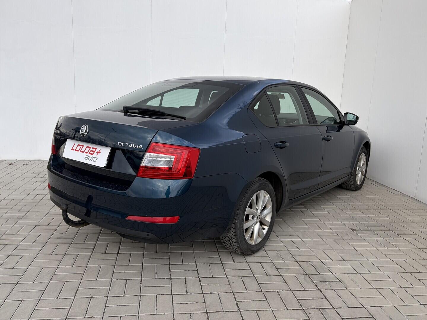O119V07262_14.webp_OCTAVIA Active 1.2 TSI 77 kW manuál