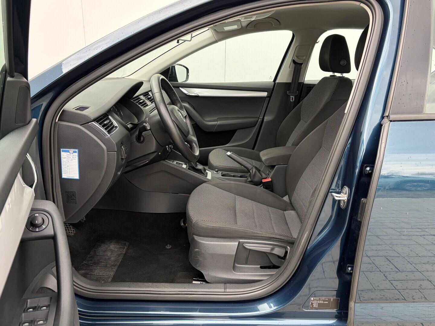 O119V07262_18.webp_OCTAVIA Active 1.2 TSI 77 kW manuál