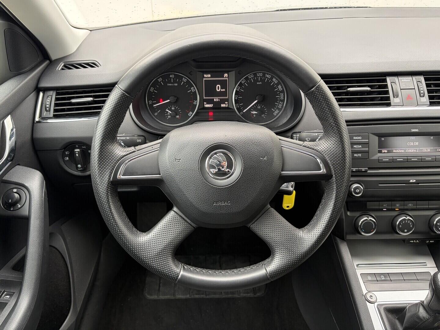 O119V07262_22.webp_OCTAVIA Active 1.2 TSI 77 kW manuál