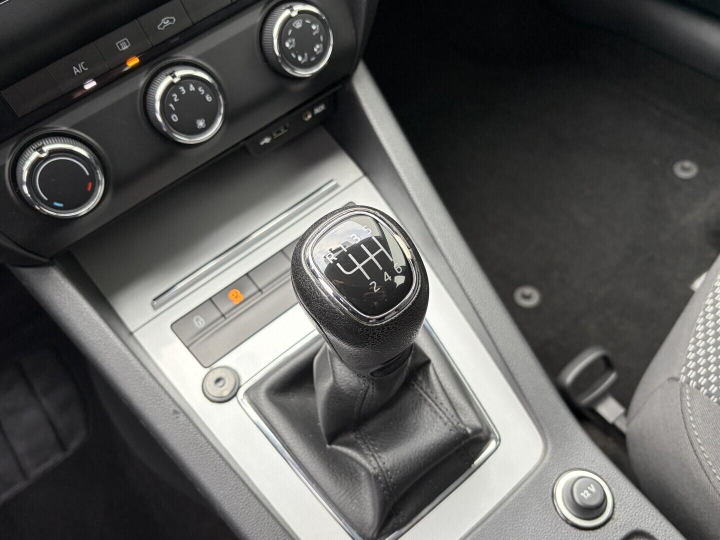 O119V07262_34.webp_OCTAVIA Active 1.2 TSI 77 kW manuál