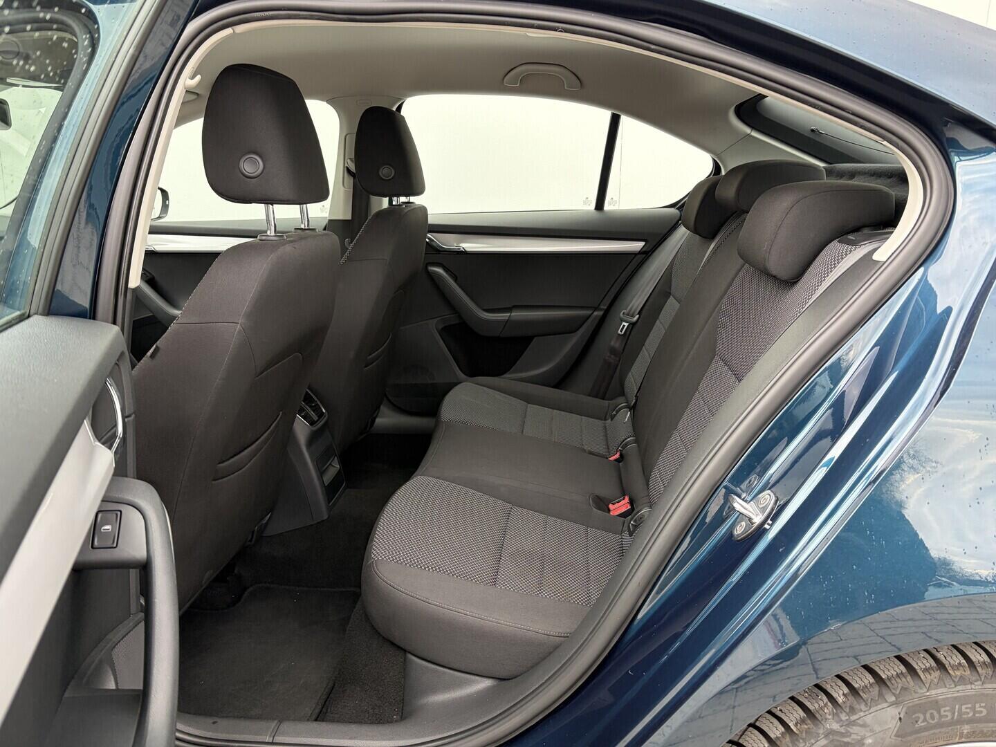 O119V07262_35.webp_OCTAVIA Active 1.2 TSI 77 kW manuál