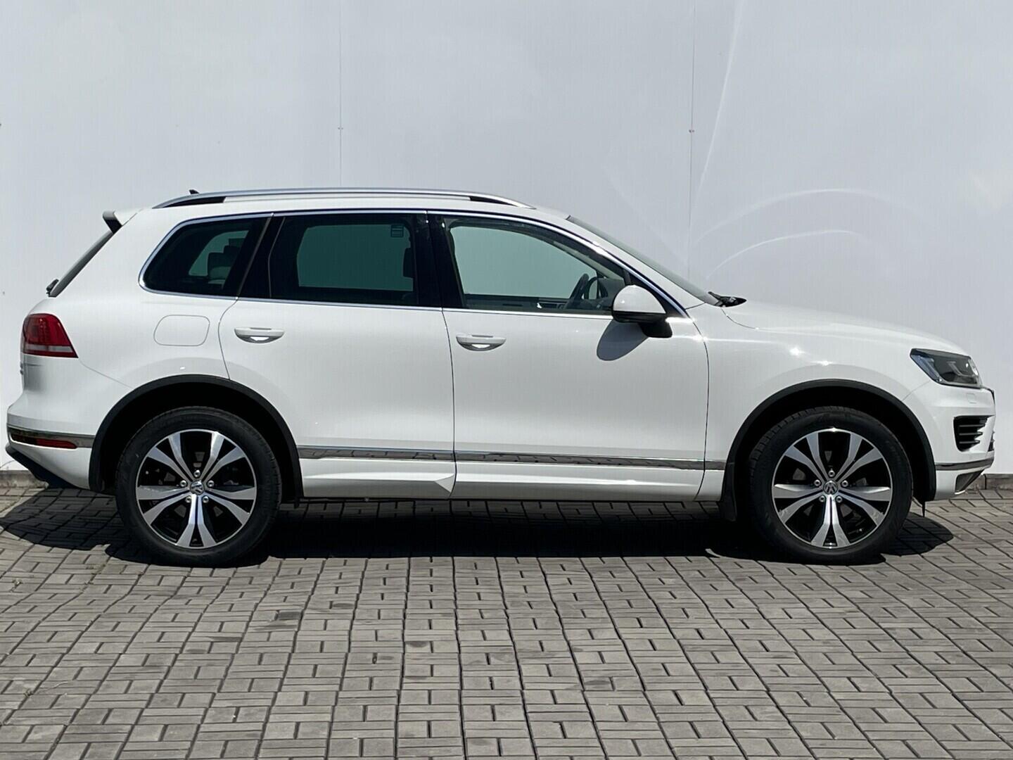 O119V07266_16.webp_TOUAREG R-Line 3.0 TDI 193 kW automat