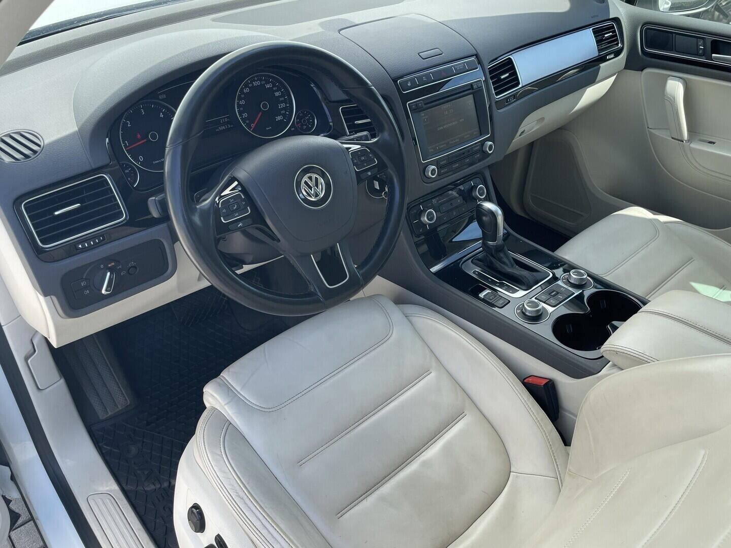 O119V07266_22.webp_TOUAREG R-Line 3.0 TDI 193 kW automat