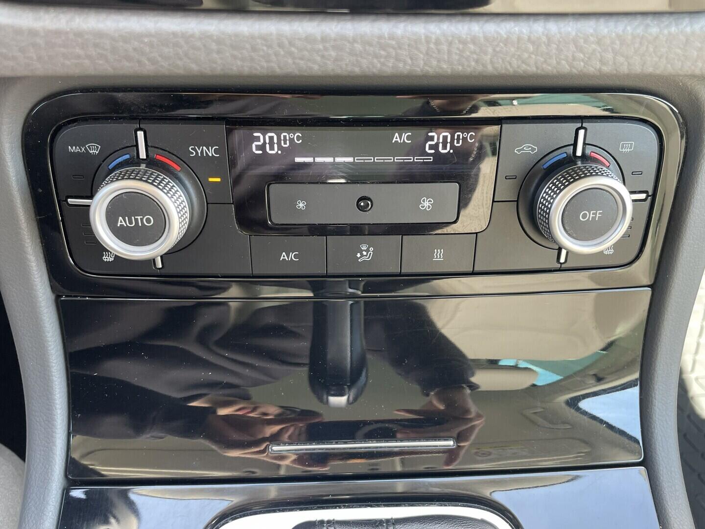 O119V07266_29.webp_TOUAREG R-Line 3.0 TDI 193 kW automat