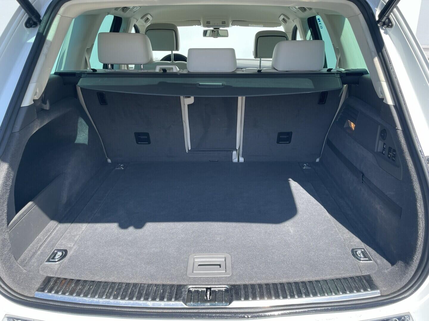 O119V07266_34.webp_TOUAREG R-Line 3.0 TDI 193 kW automat