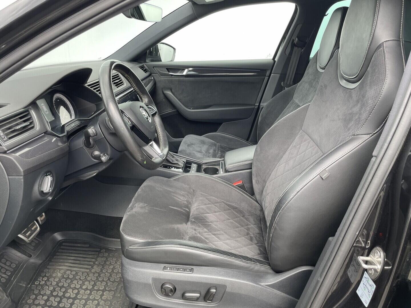 O119V07274_21.webp_SUPERB SportLine 2.0 TDI 140 kW automat